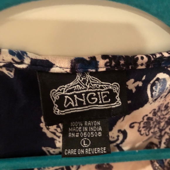 FLORAL WRAP CROP TOP - Picture 2 of 3